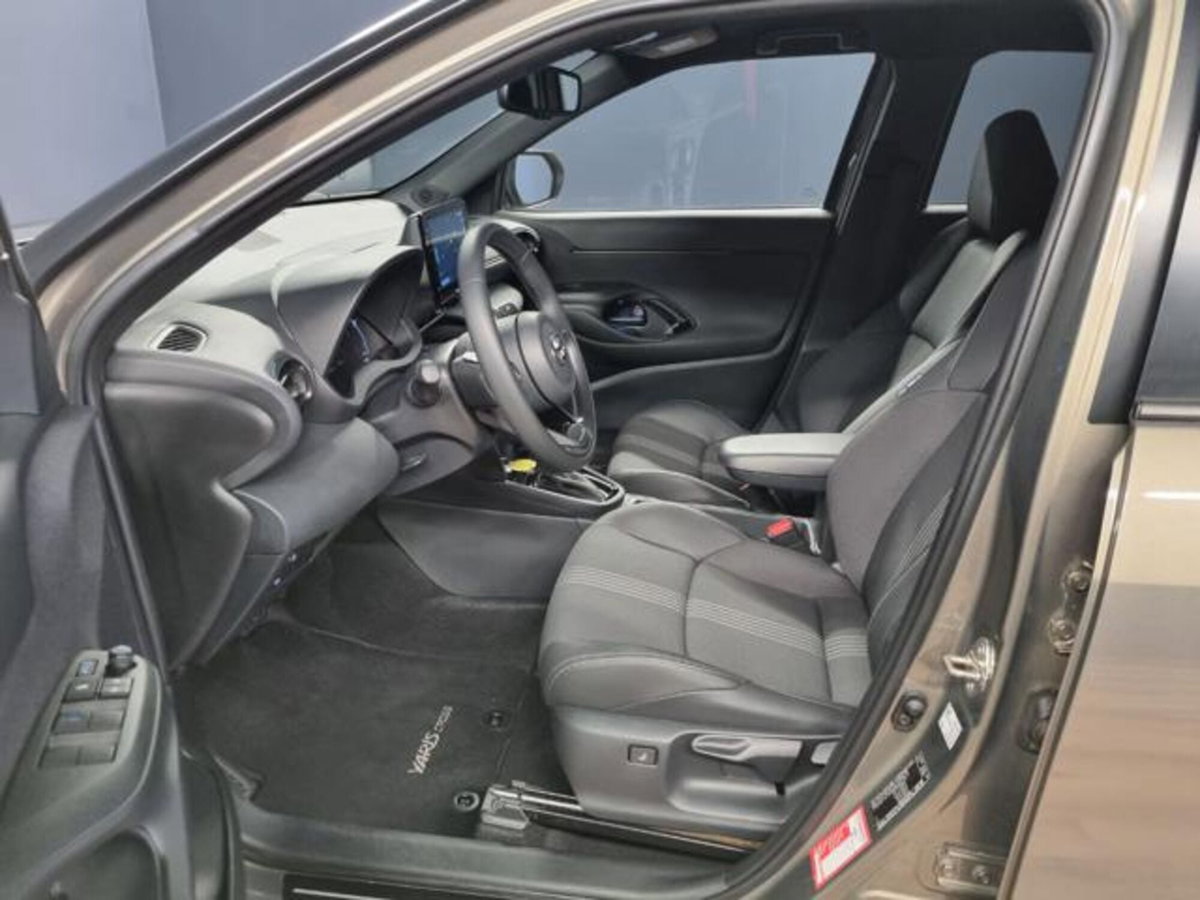 Toyota Yaris Cross 1.5 Hybrid 5p. E-CVT AWD-i Adventure (9)