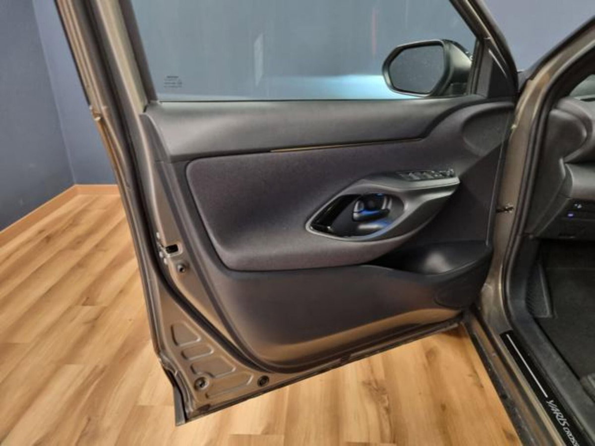 Toyota Yaris Cross 1.5 Hybrid 5p. E-CVT AWD-i Adventure (19)