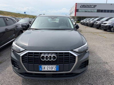 Audi Q3 35 TDI quattro S tronic Business (2)