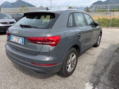 Audi Q3 35 TDI quattro S tronic Business (4)