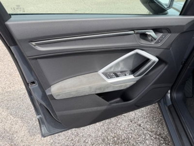 Audi Q3 35 TDI quattro S tronic Business (7)