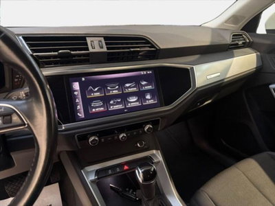 Audi Q3 35 TDI quattro S tronic Business (10)