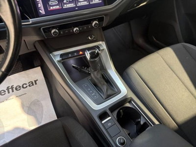 Audi Q3 35 TDI quattro S tronic Business (11)