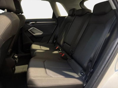 Audi Q3 35 TDI quattro S tronic Business (13)