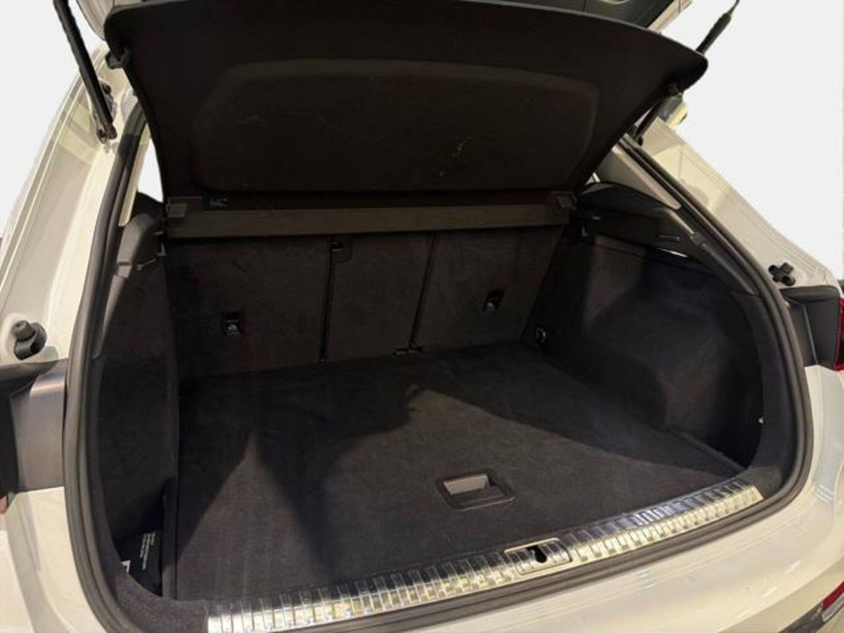 Audi Q3 35 TDI quattro S tronic Business (14)