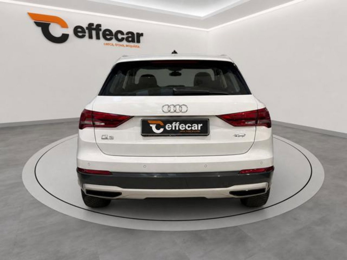 Audi Q3 35 TDI quattro S tronic Business (5)