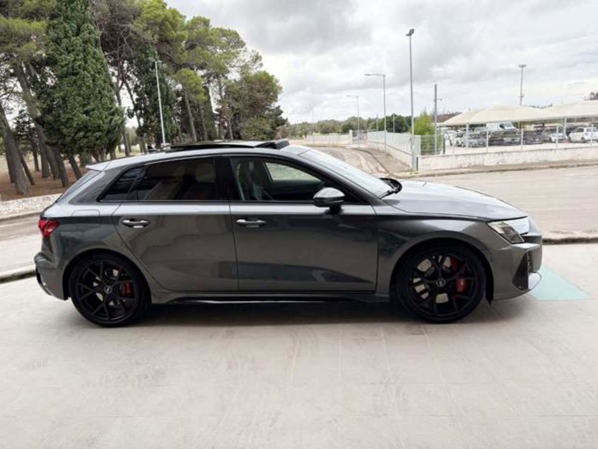 Audi RS 3 Sportback 3 TFSI quattro S tronic (4)