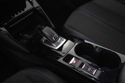 Peugeot 2008 BlueHDi 130 S&S EAT8 Allure Pack (13)