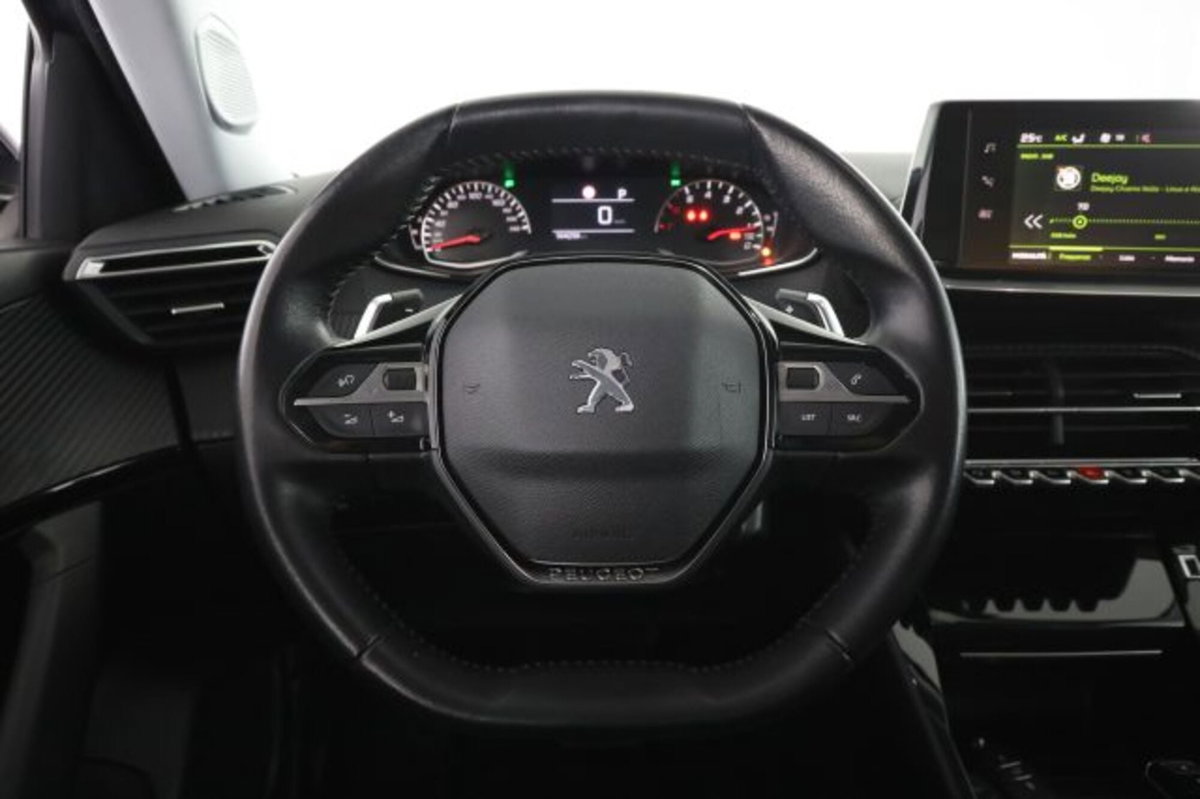 Peugeot 2008 BlueHDi 130 S&S EAT8 Allure Pack (5)
