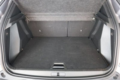 Peugeot 2008 BlueHDi 130 S&S EAT8 Allure Pack (6)