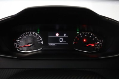 Peugeot 2008 BlueHDi 130 S&S EAT8 Allure Pack (7)