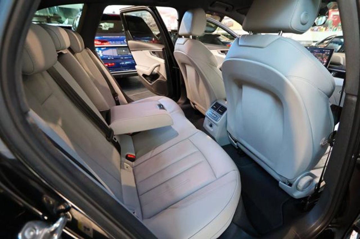 Audi A4 Allroad Allroad 40 2.0 tdi mhev Identity Contrast quattro 204cv s-tronic (19)