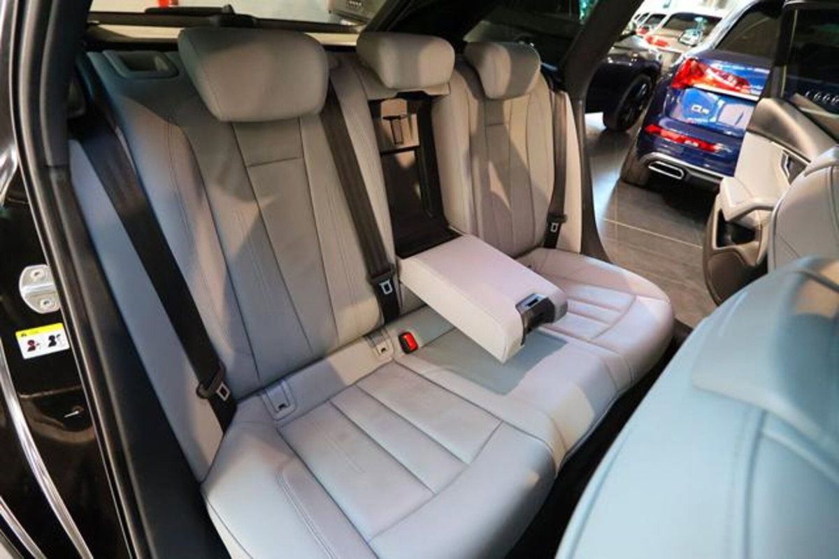 Audi A4 Allroad Allroad 40 2.0 tdi mhev Identity Contrast quattro 204cv s-tronic (20)