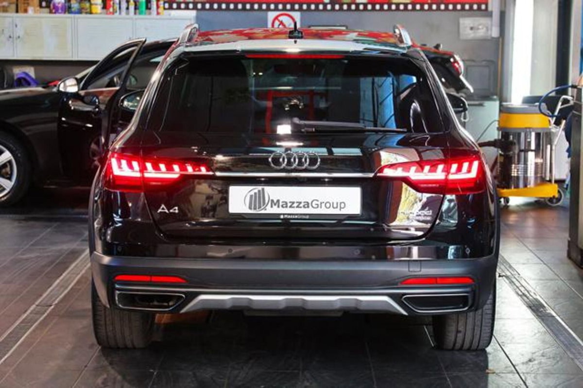 Audi A4 Allroad Allroad 40 2.0 tdi mhev Identity Contrast quattro 204cv s-tronic (4)