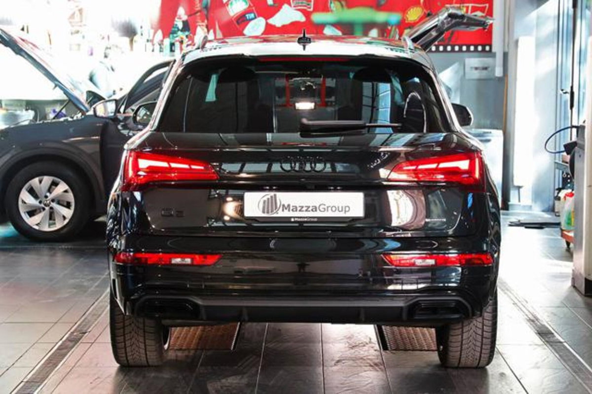 Audi Q5 40 2.0 tdi mhev 12V Identity Black quattro s-tronic (4)