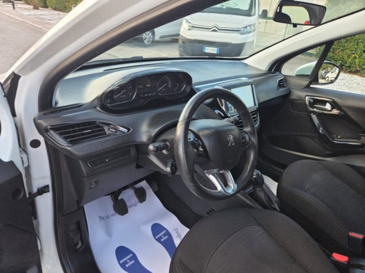Peugeot 208 100 S&S 5 porte Van Active (7)