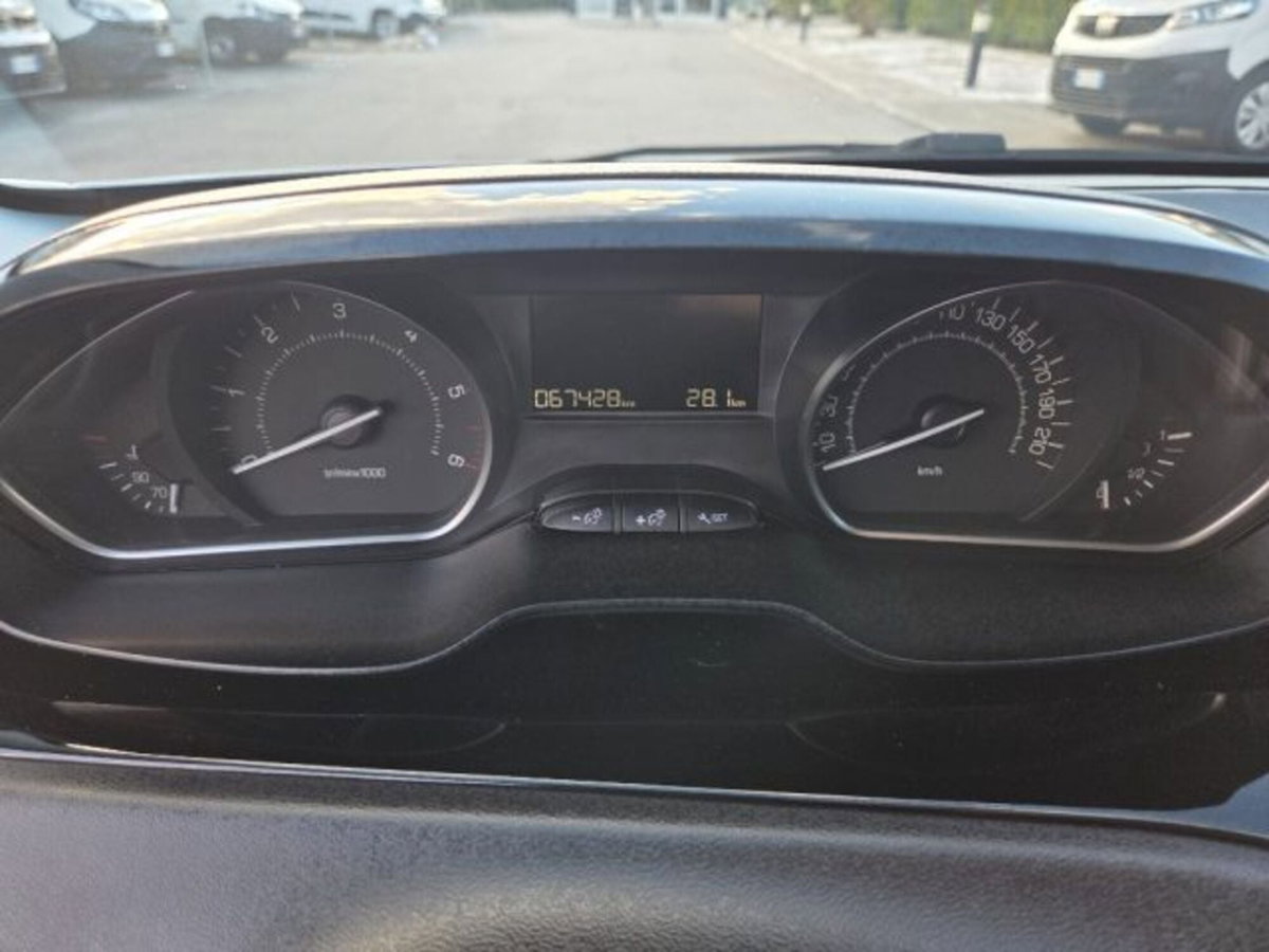 Peugeot 208 100 S&S 5 porte Van Active (8)