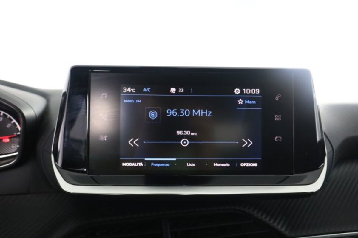 Peugeot 2008 PureTech 100 S&S Allure (11)