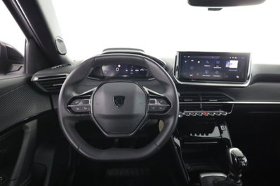 Peugeot 2008 PureTech 100 S&S Allure (4)