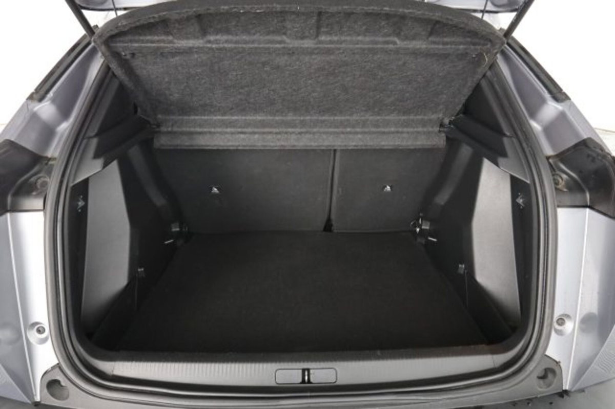 Peugeot 2008 PureTech 100 S&S Allure (5)