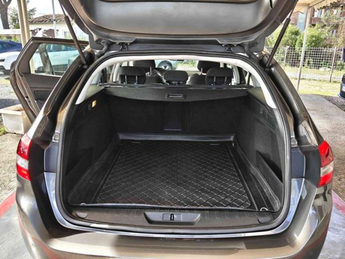 Peugeot 308 SW BlueHDi 130 S&S Allure (12)