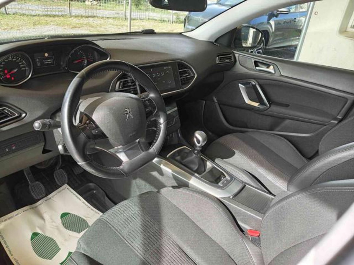 Peugeot 308 SW BlueHDi 130 S&S Allure (7)