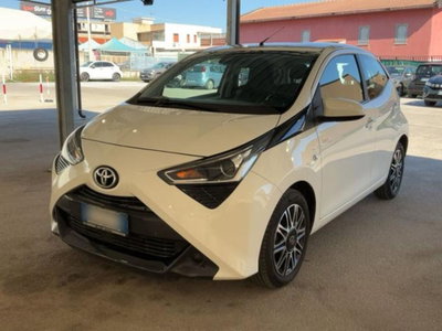 Toyota Aygo Connect 1.0 VVT-i 72 CV 5 porte x-play