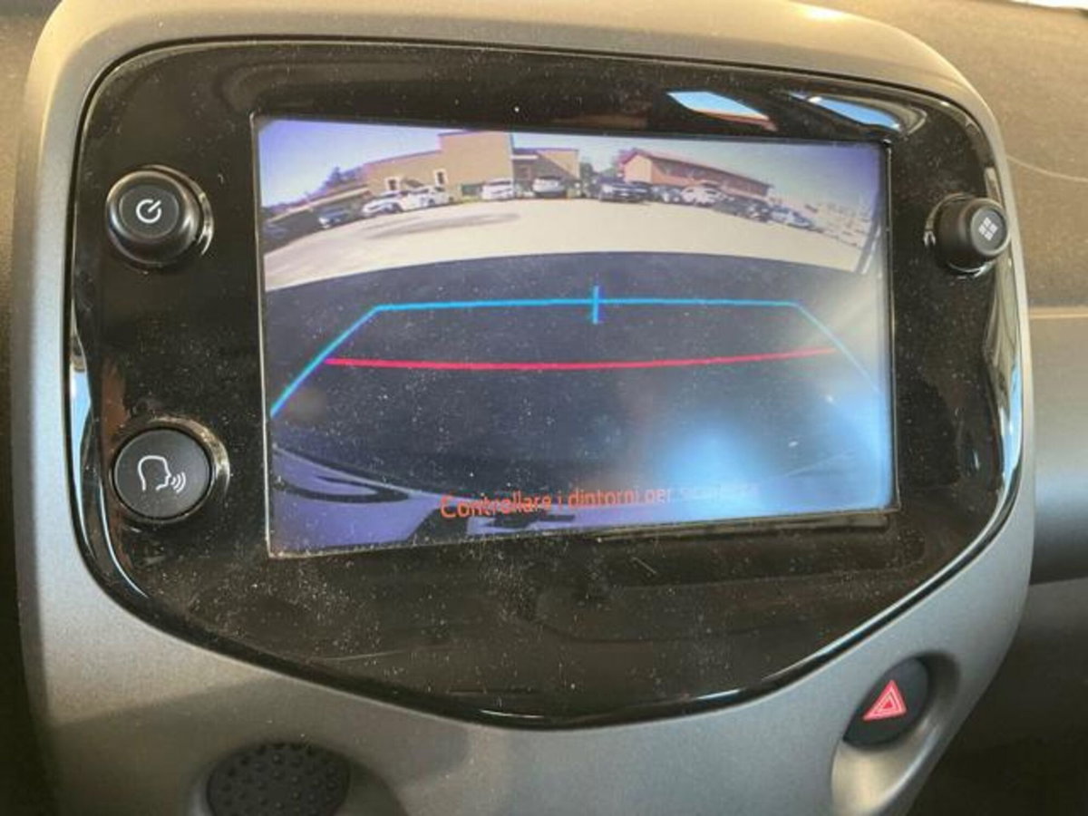 Toyota Aygo Connect 1.0 VVT-i 72 CV 5 porte x-play (11)