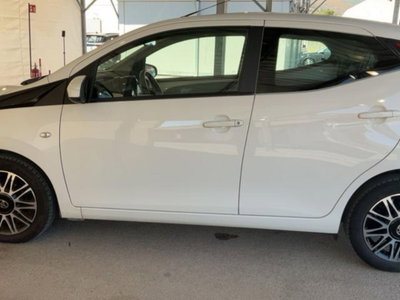 Toyota Aygo Connect 1.0 VVT-i 72 CV 5 porte x-play (3)