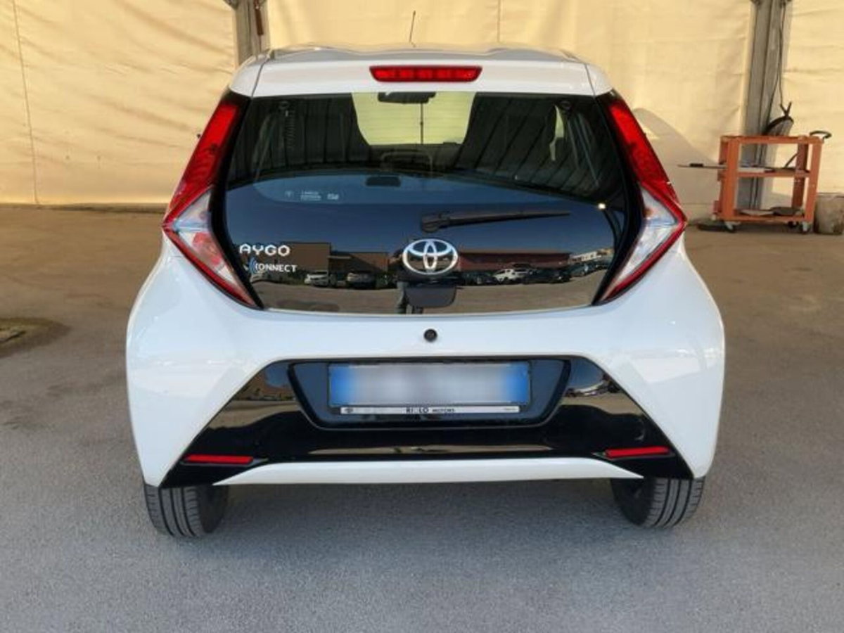 Toyota Aygo Connect 1.0 VVT-i 72 CV 5 porte x-play (5)