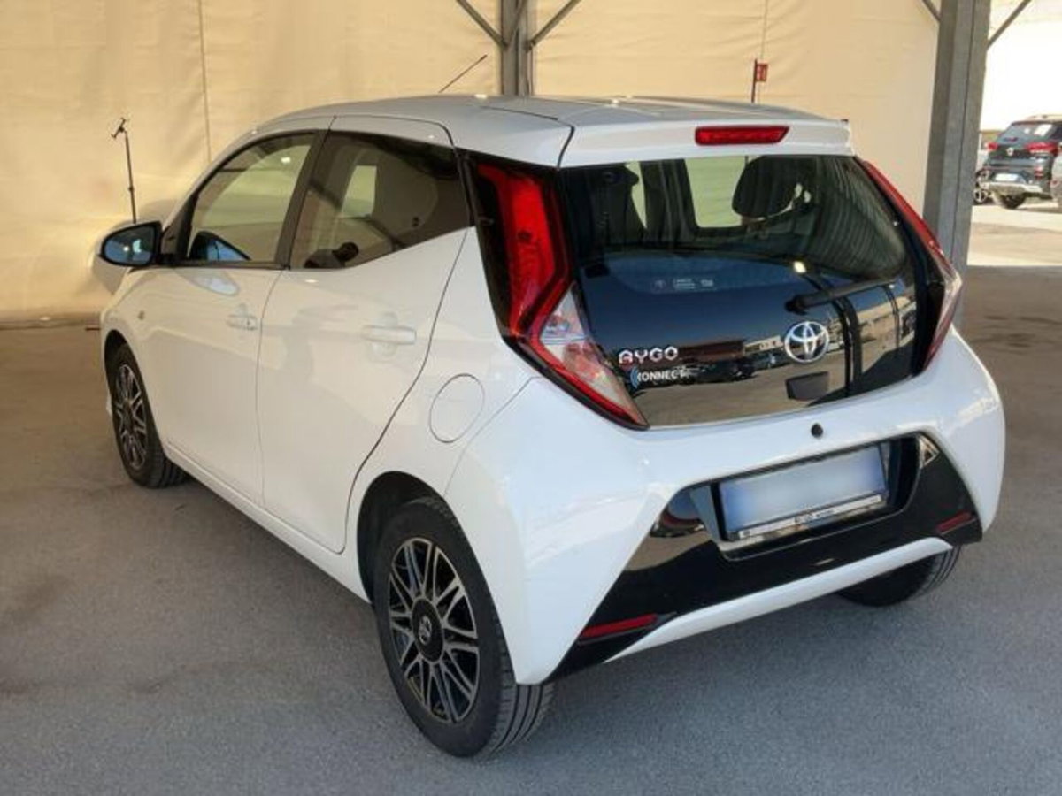 Toyota Aygo Connect 1.0 VVT-i 72 CV 5 porte x-play (6)