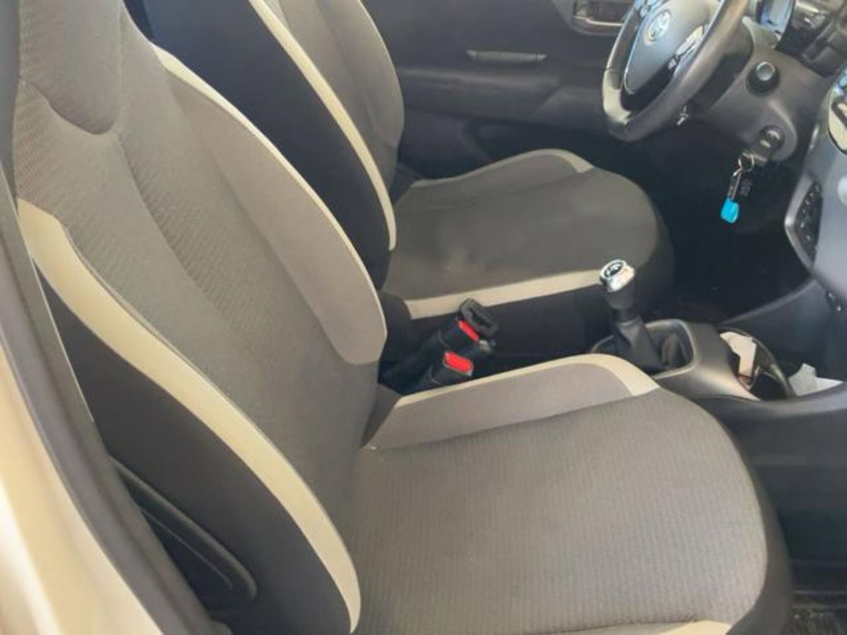 Toyota Aygo Connect 1.0 VVT-i 72 CV 5 porte x-play (8)