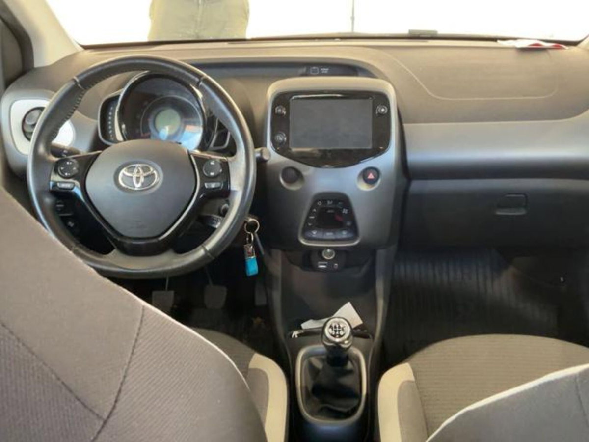 Toyota Aygo Connect 1.0 VVT-i 72 CV 5 porte x-play (9)