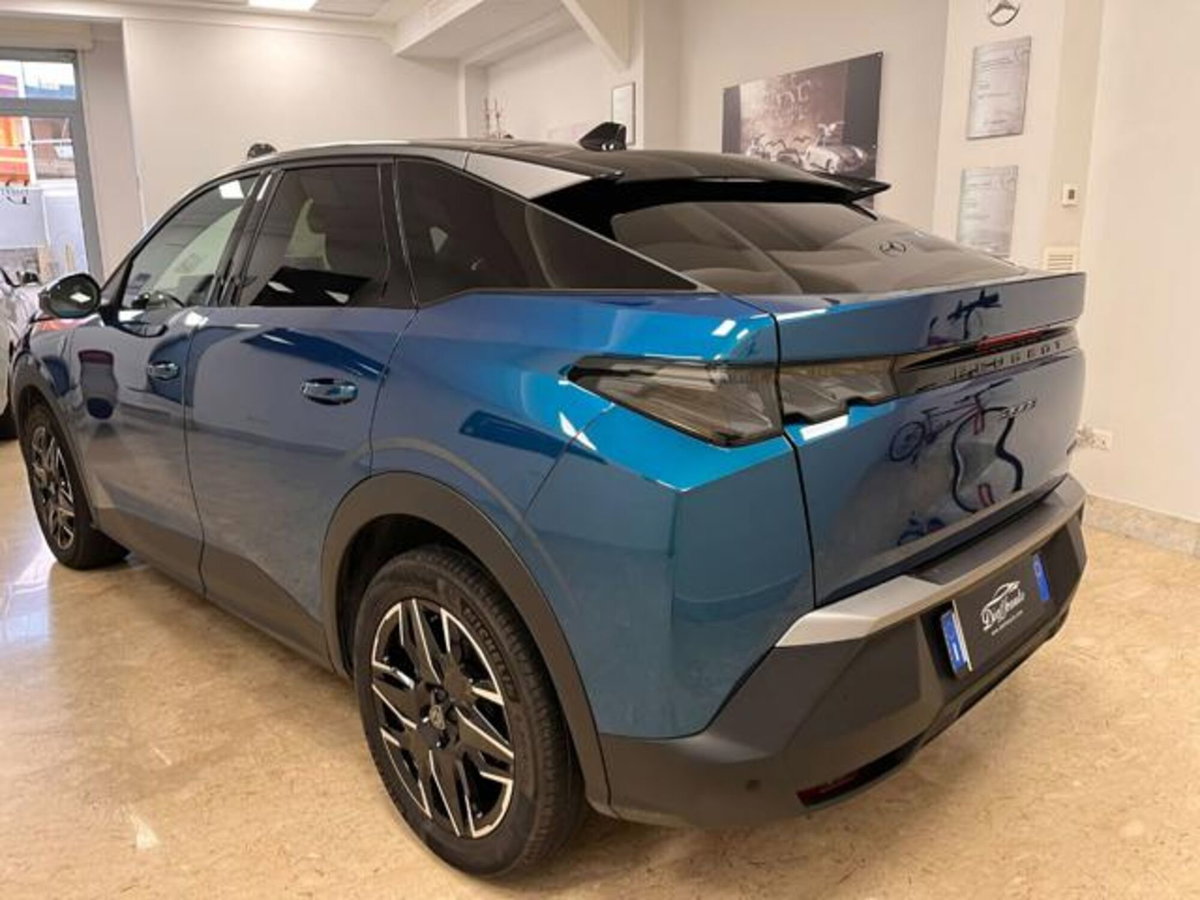 Peugeot 3008 1.2 hybrid GT Exclusive 145cv e-dcs6 (3)