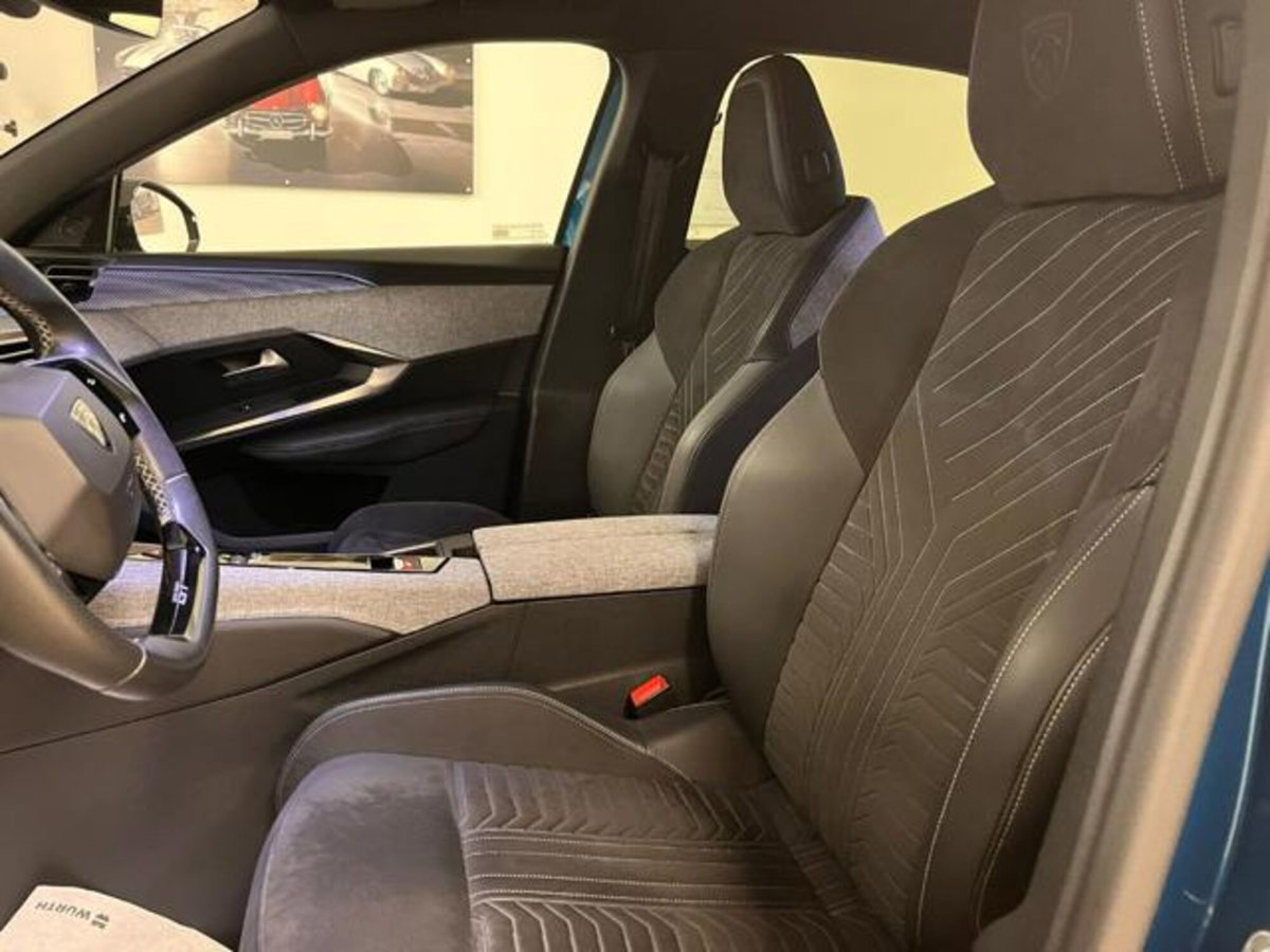 Peugeot 3008 1.2 hybrid GT Exclusive 145cv e-dcs6 (9)