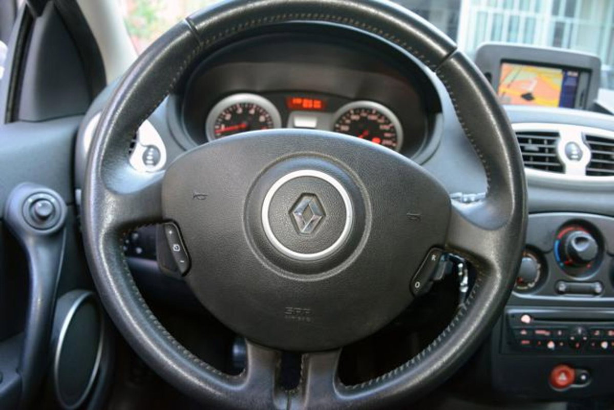 Renault Clio 1.2 16V 5 porte GPL Dynamique (16)