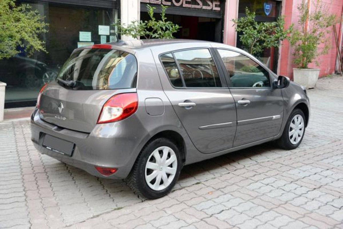 Renault Clio 1.2 16V 5 porte GPL Dynamique (5)