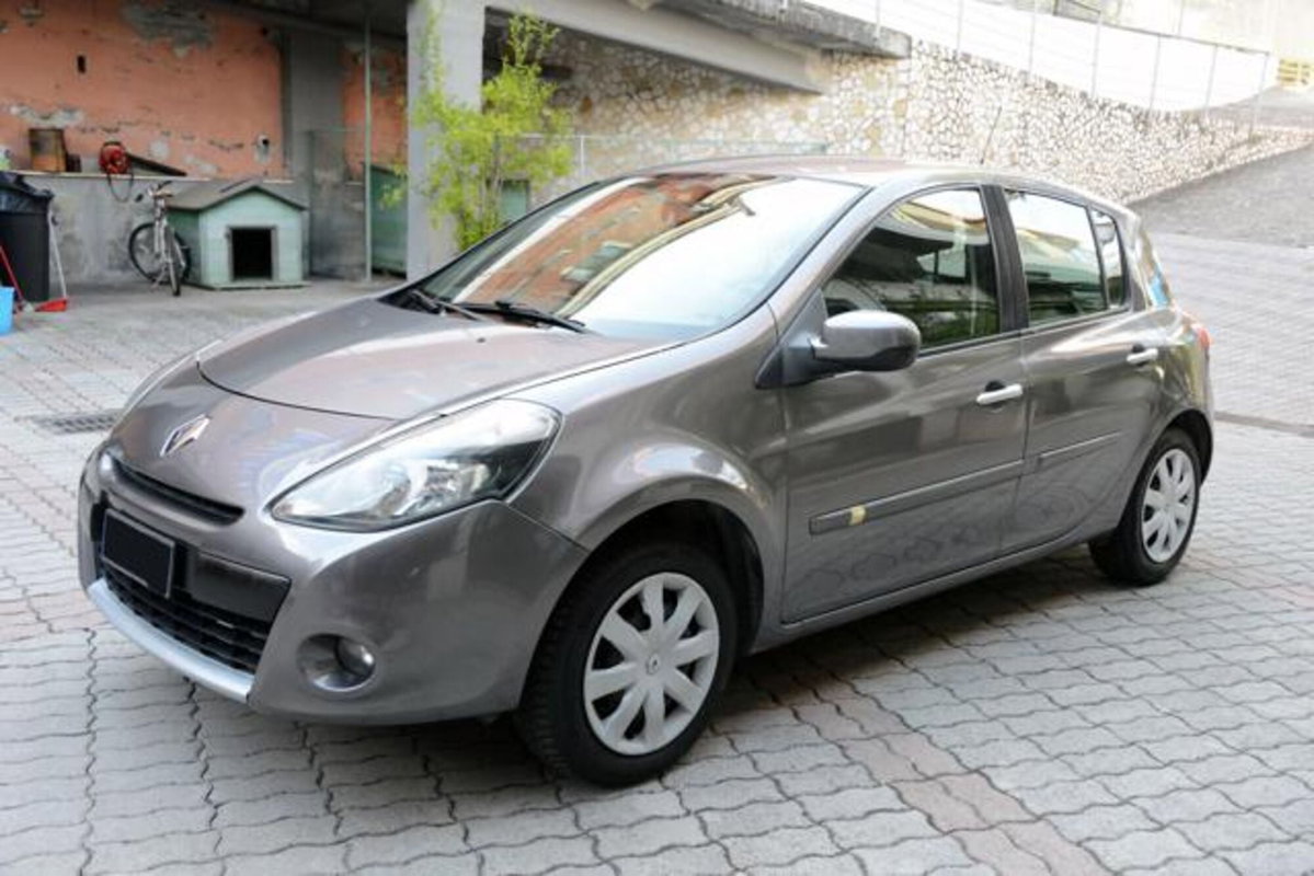 Renault Clio 1.2 16V 5 porte GPL Dynamique (9)