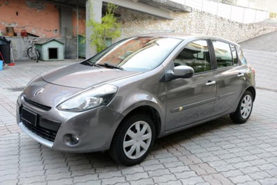 Renault Clio 1.2 16V 5 porte GPL Dynamique (9)