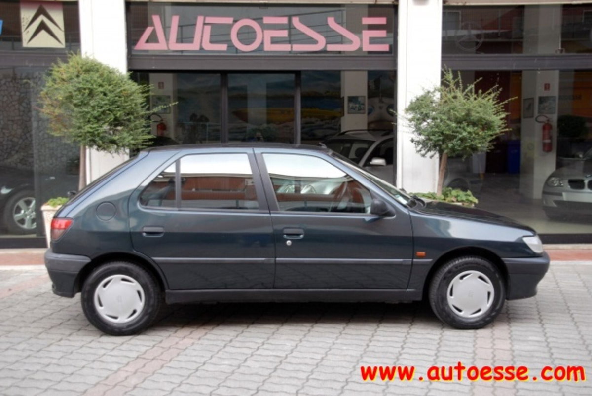 Peugeot 306 cat 5 porte XR (2)