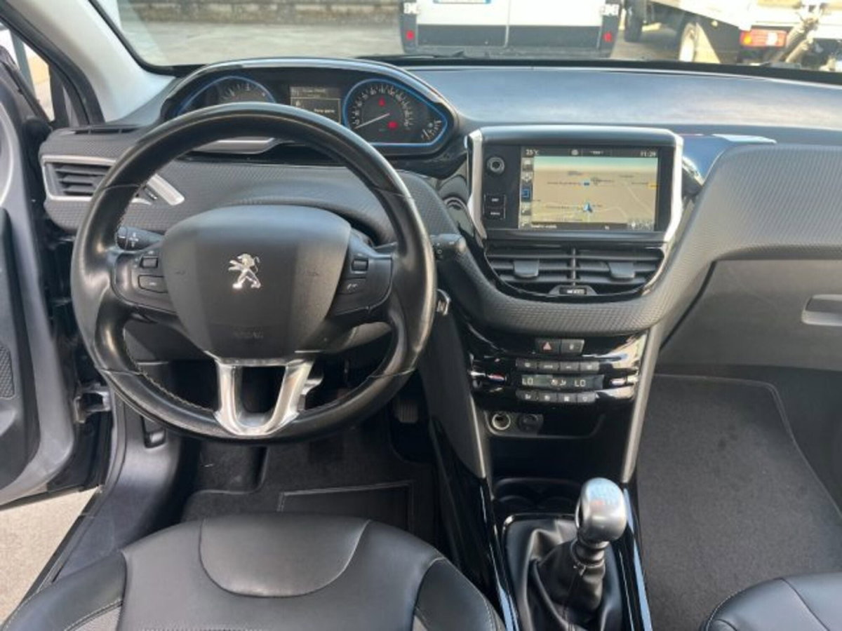 Peugeot 2008 120 S&S Allure (10)