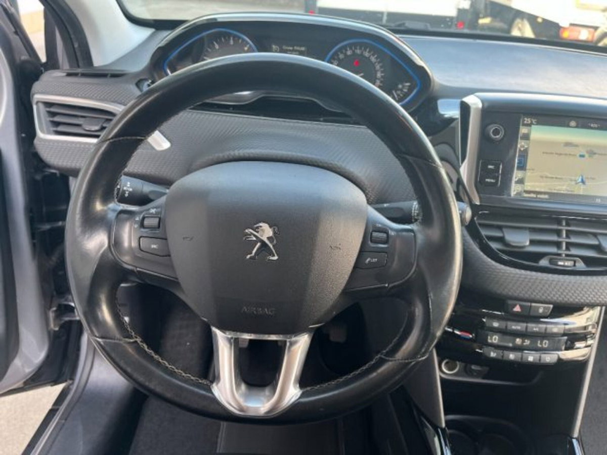 Peugeot 2008 120 S&S Allure (11)