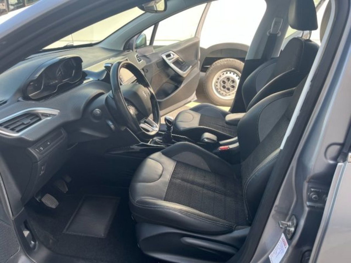 Peugeot 2008 120 S&S Allure (13)