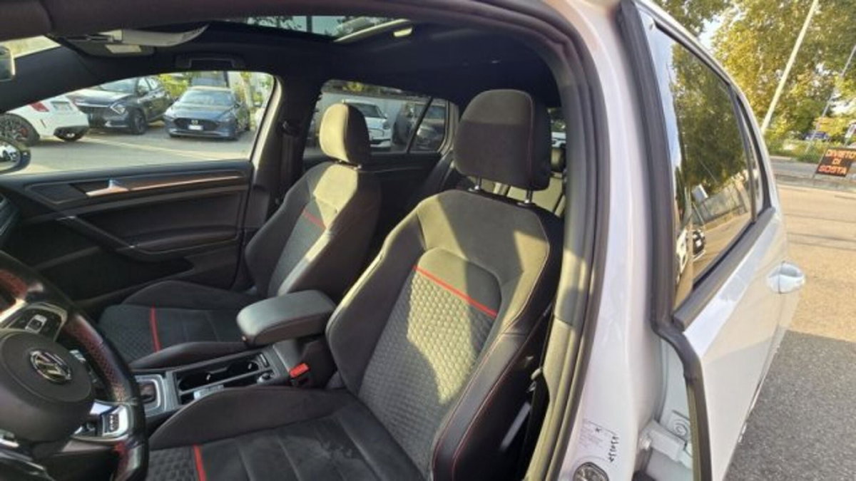 Volkswagen Golf 2.0 tsi GTI MT Ultimate 245cv (6)