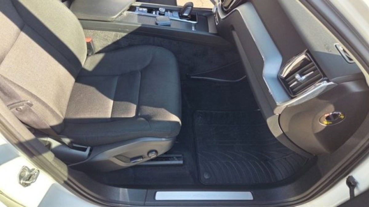 Volvo XC60 T6 Recharge AWD Plug-in Hybrid Inscription (15)