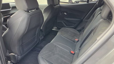 Peugeot 2008 PureTech 130 S&S EAT8 GT Pack (18)