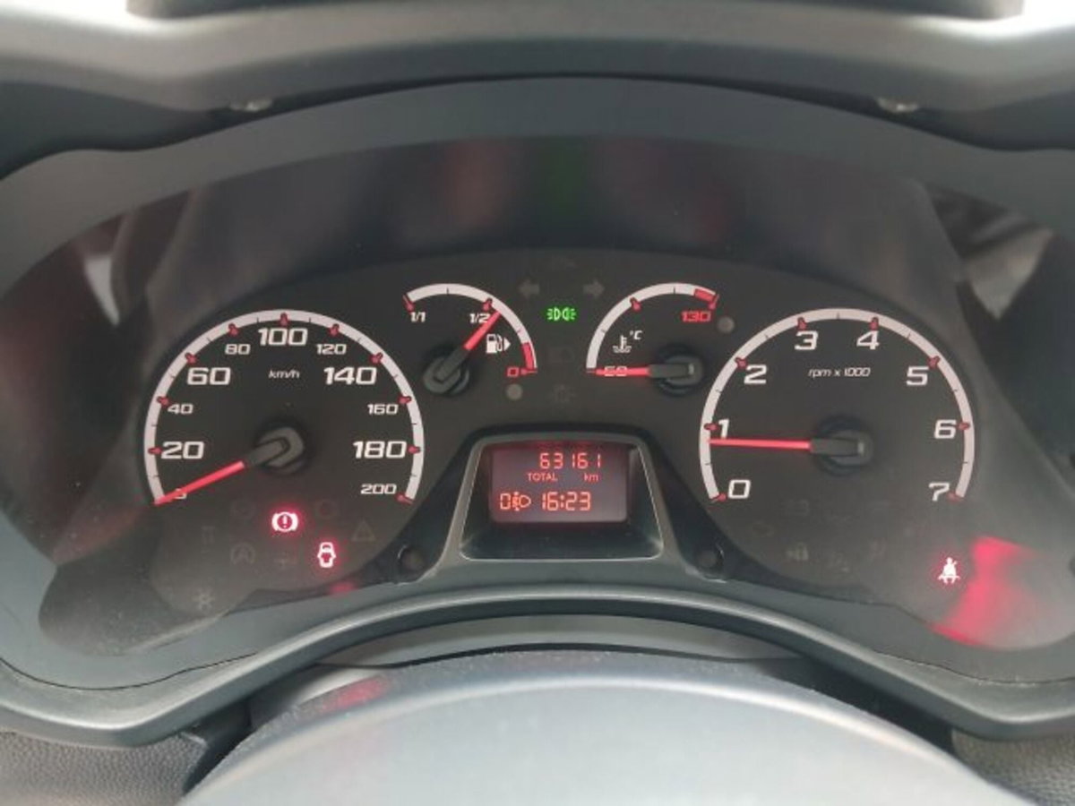 Ford Ka 1.2 8V 69CV (12)