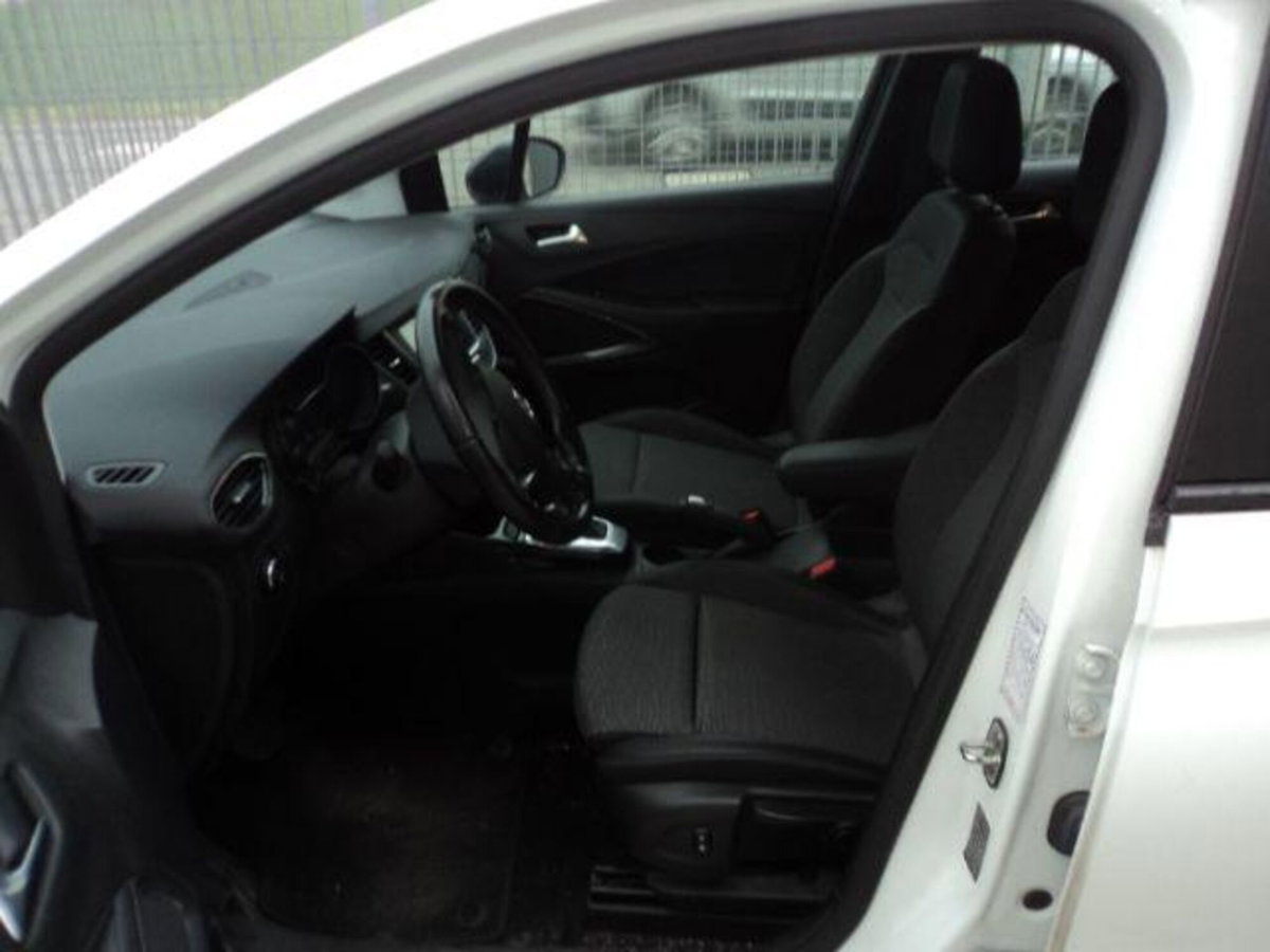 Opel Crossland 1.5 ECOTEC D 120 CV Start&Stop aut. Design & Tech (7)