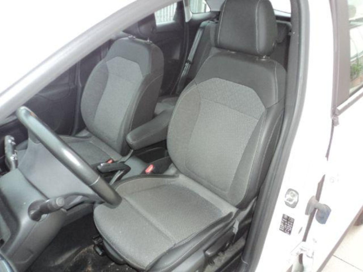 Opel Crossland 1.5 ECOTEC D 120 CV Start&Stop aut. Design & Tech (8)