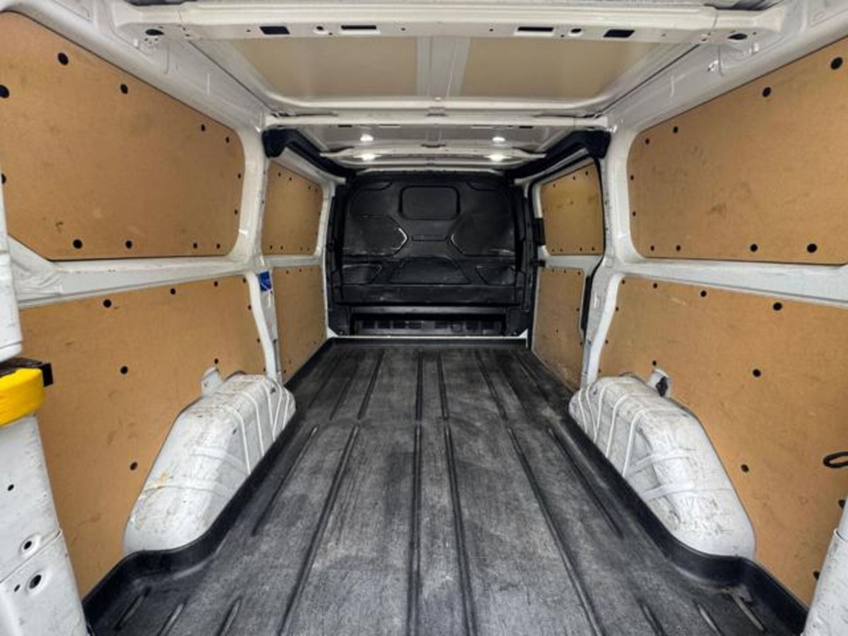 Ford E-Transit Custom Furgone e Transit custom V710 340 64kWh 218cv Titanium L2H1 (5)